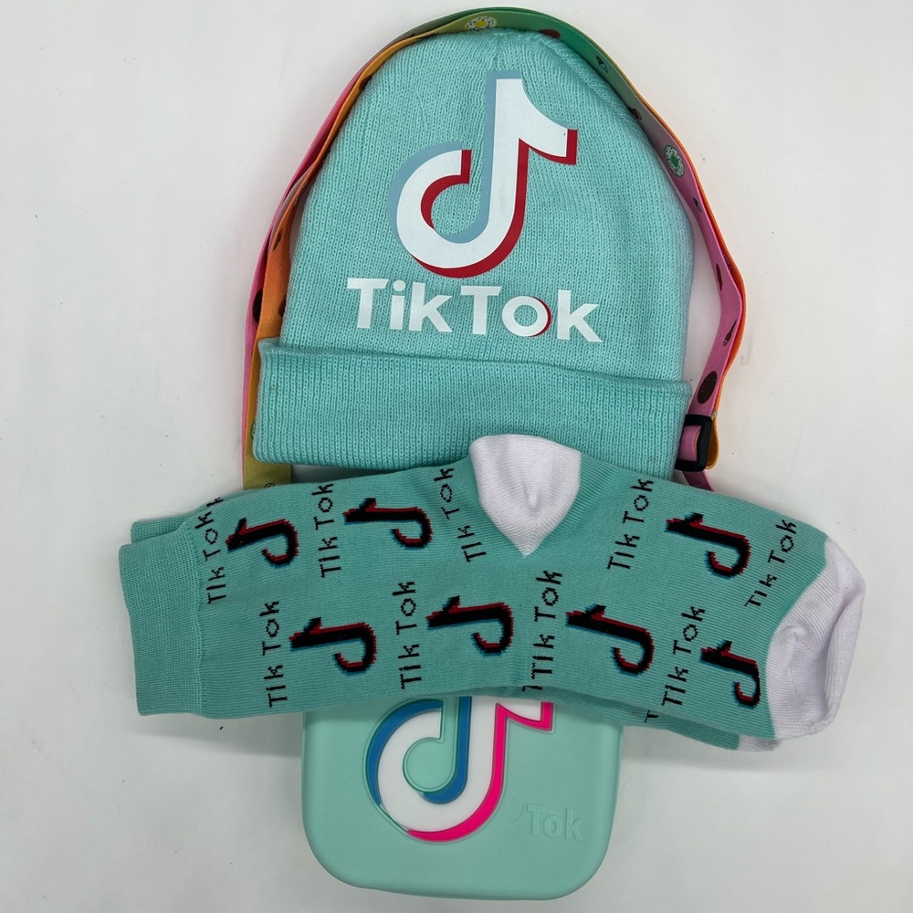 Turquoise Tik Tok Music Note Dance Girls Coin Jelly/Pop-it purse Winter Cap
